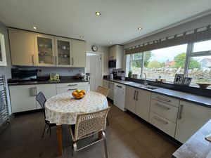 KITCHEN/BREAKFAST ROOM TO DINING ROOM- click for photo gallery